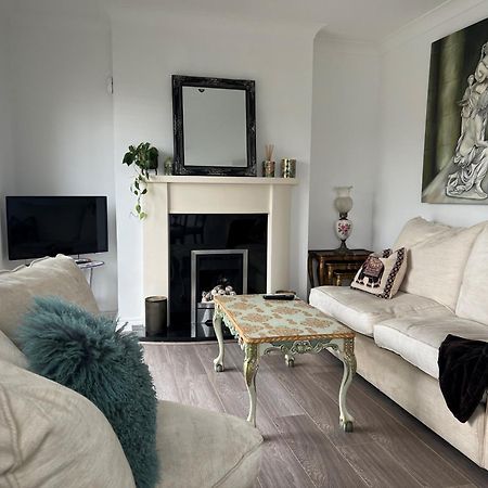 Cosy 2 Double Bed Apartment Swords Bagian luar foto