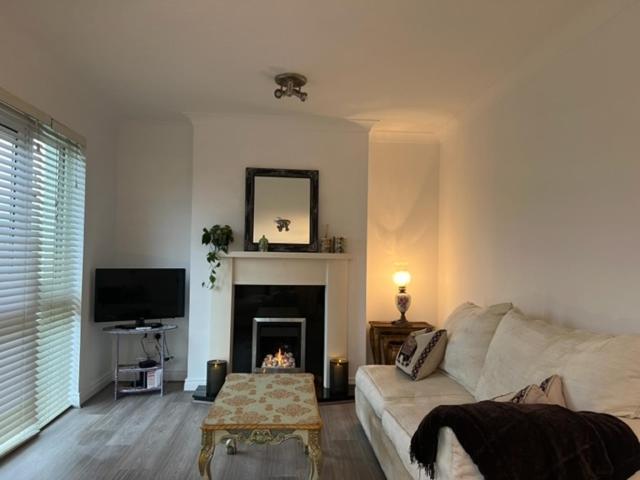 Cosy 2 Double Bed Apartment Swords Bagian luar foto